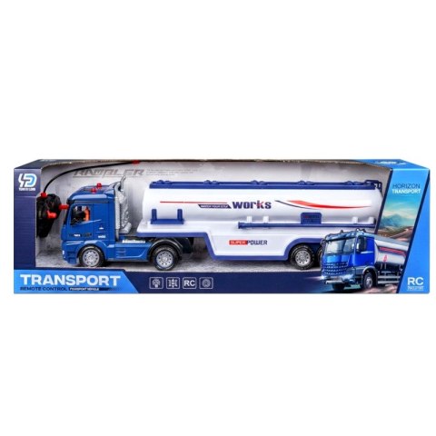 Cysterna do transportu ropy z oświetleniem
